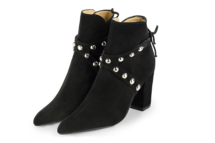 Matt black women's ankle boots with laces at the back. Tapered toe. High block heels. Front view - Florence KOOIJMAN